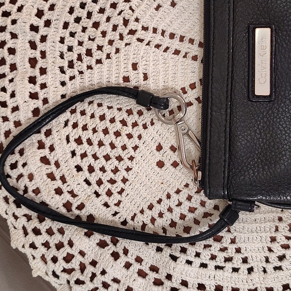 Calvin Klein Black Butter Soft  Leather Small Wristlet Zip Top Two Compartments - Picture 2 of 7